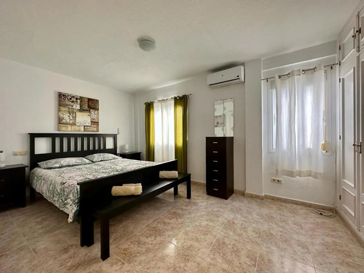 Charming 3-Bed Apartment In Fuengirola