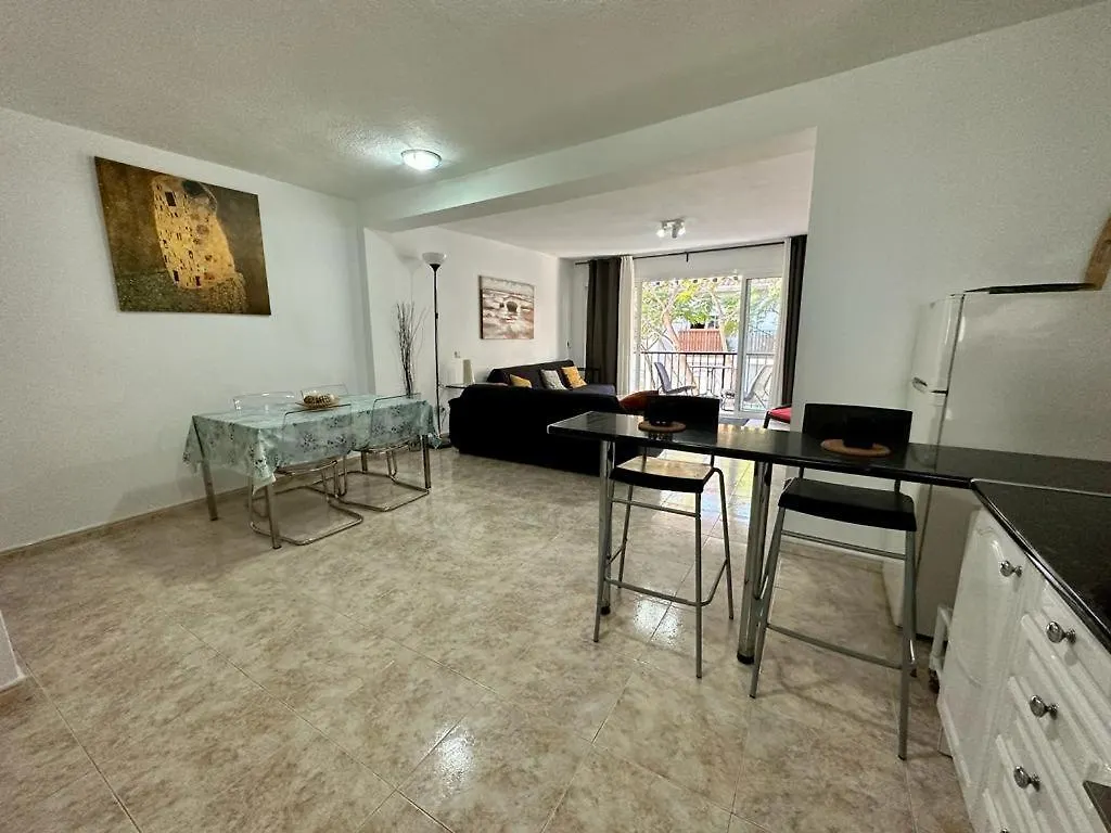 Charming 3-Bed Apartment In Fuengirola 0*,
