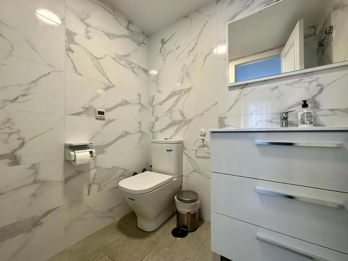 Charming 3-Bed Apartment In Fuengirola